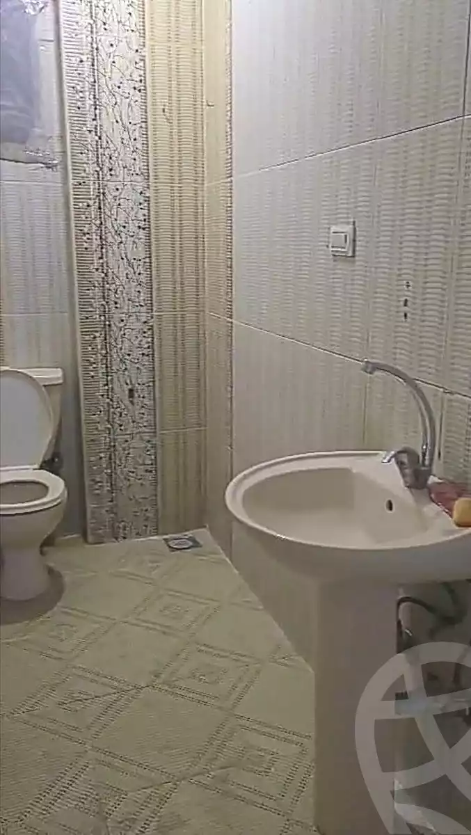 https://aqarmap.com.eg/ar/listing/7032304-for-sale-cairo-helwan-helwan-el-sharkeya-borhan-st