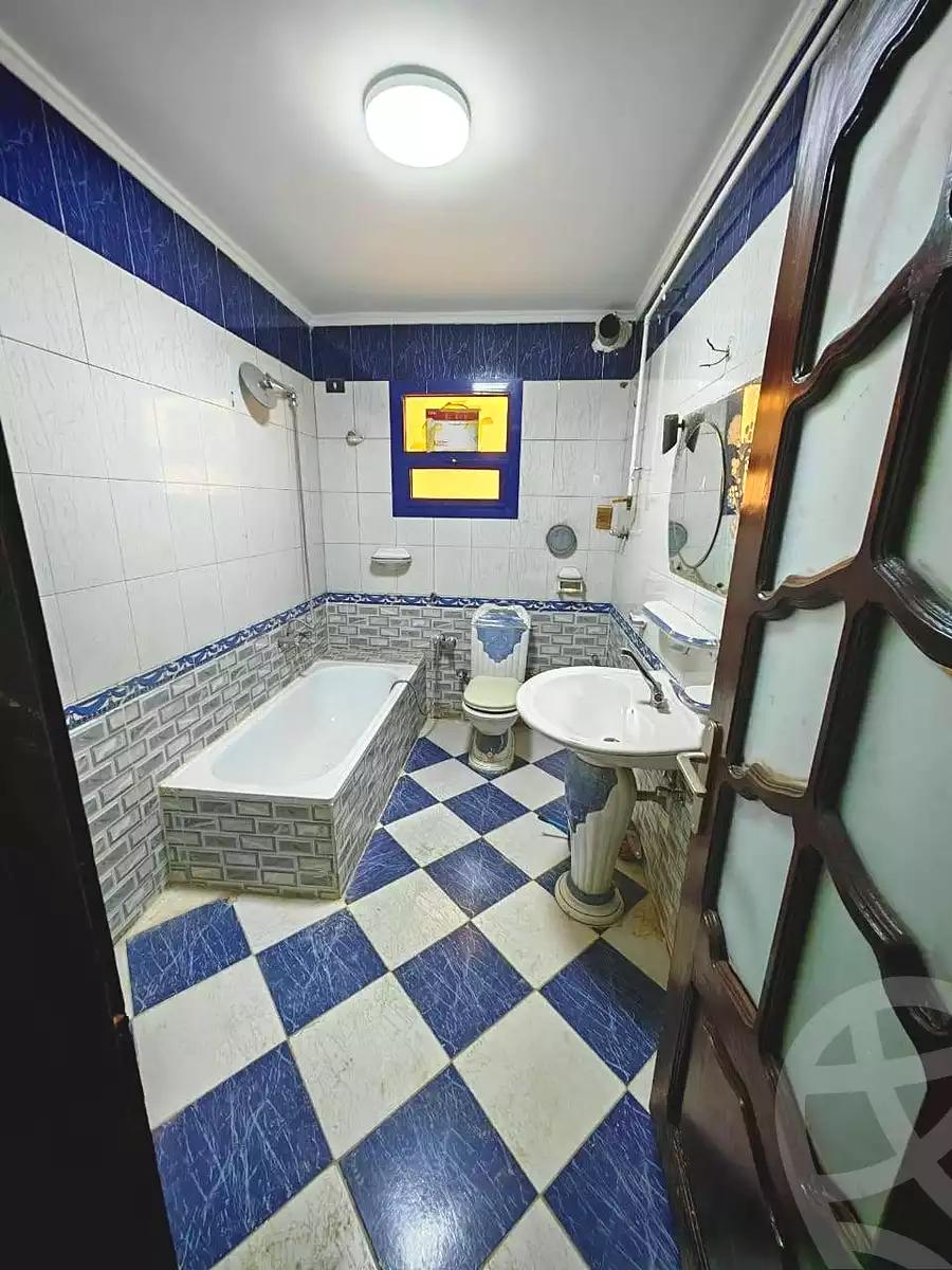 https://aqarmap.com.eg/en/listing/7032453-for-sale-cairo-helwan-ahmed-enci-st