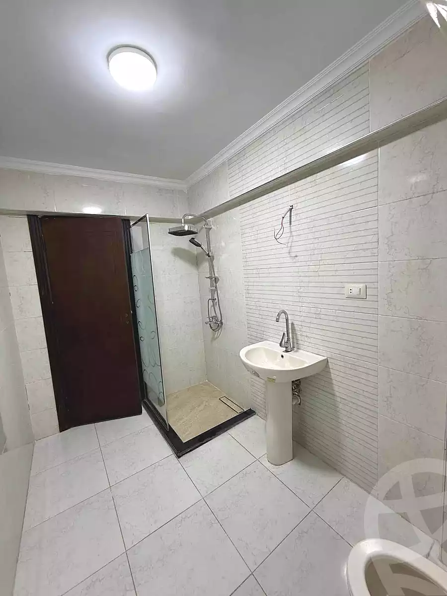 https://aqarmap.com.eg/en/listing/7032878-for-sale-alexandria-el-asafra-l-sfr-bhry