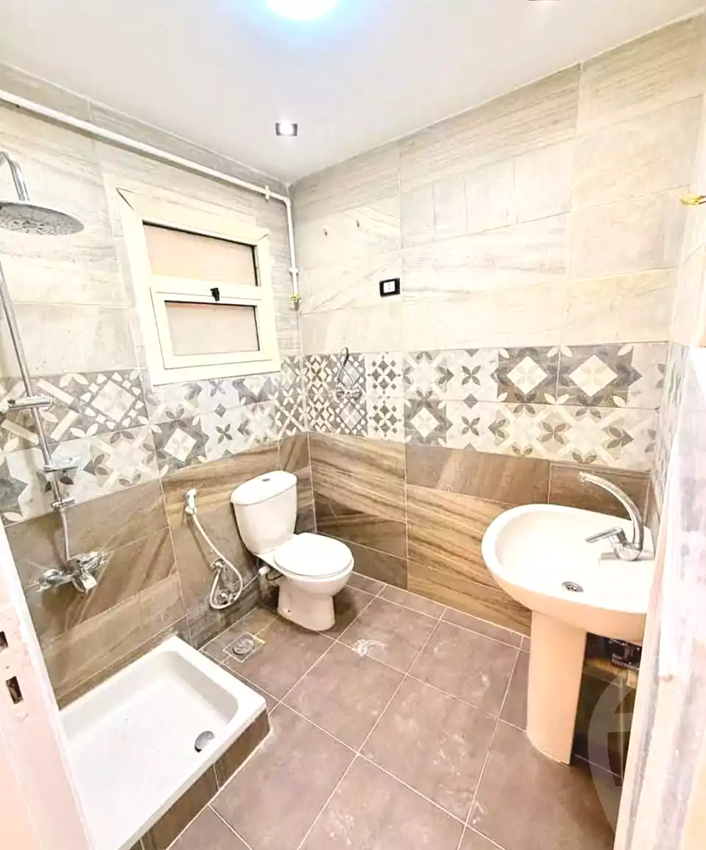 https://aqarmap.com.eg/ar/listing/7033367-for-sale-alexandria-miami-el-gaish-rd-st