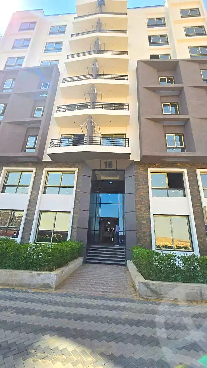 https://aqarmap.com.eg/en/listing/7034062-for-sale-cairo-new-administrative-capital-r7-green-avenue