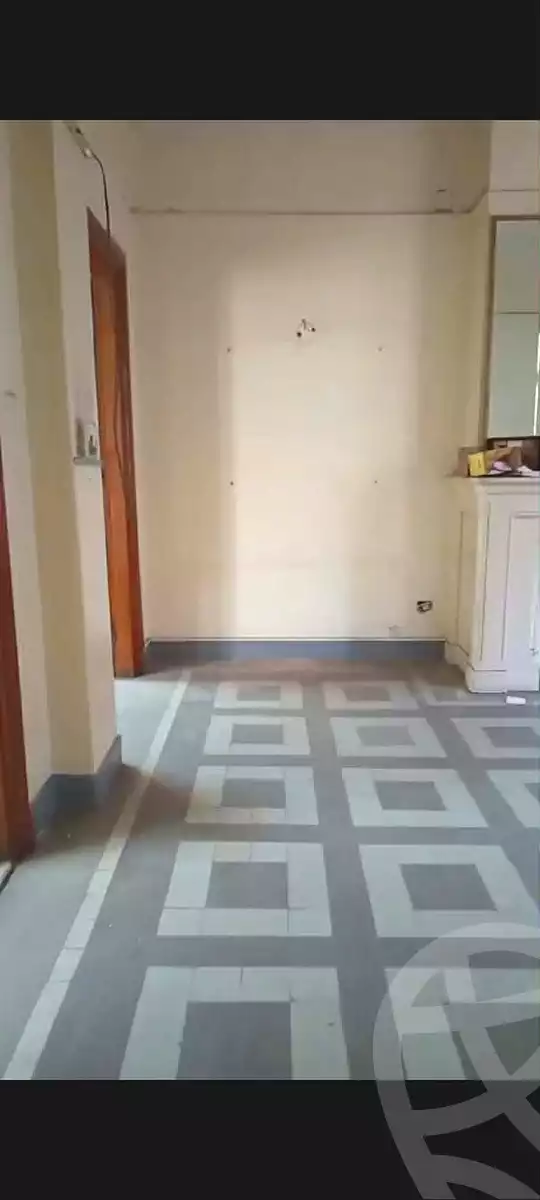 https://aqarmap.com.eg/en/listing/7036002-for-rent-cairo-downtown-el-azbakya-el-gomhoreya-st
