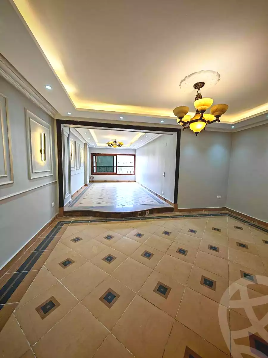 https://aqarmap.com.eg/ar/listing/7036221-for-sale-cairo-helwan-ahmed-enci-st
