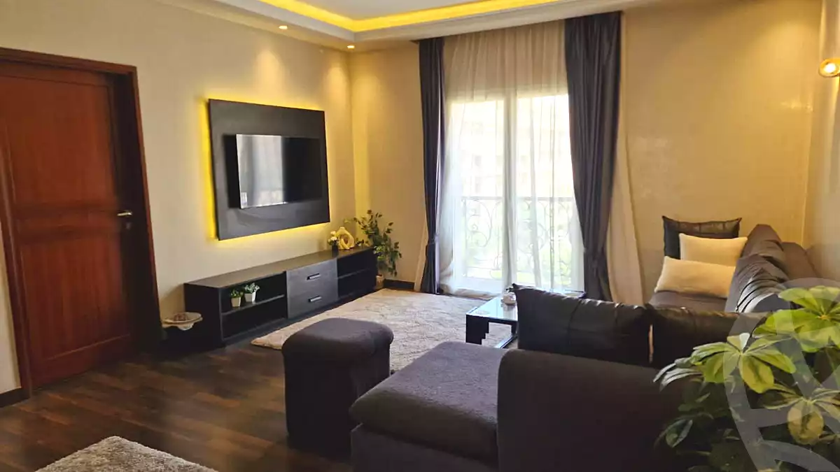 https://aqarmap.com.eg/ar/listing/7036718-for-rent-cairo-new-cairo-compounds-hyde-park-centre-ville-hyde-park