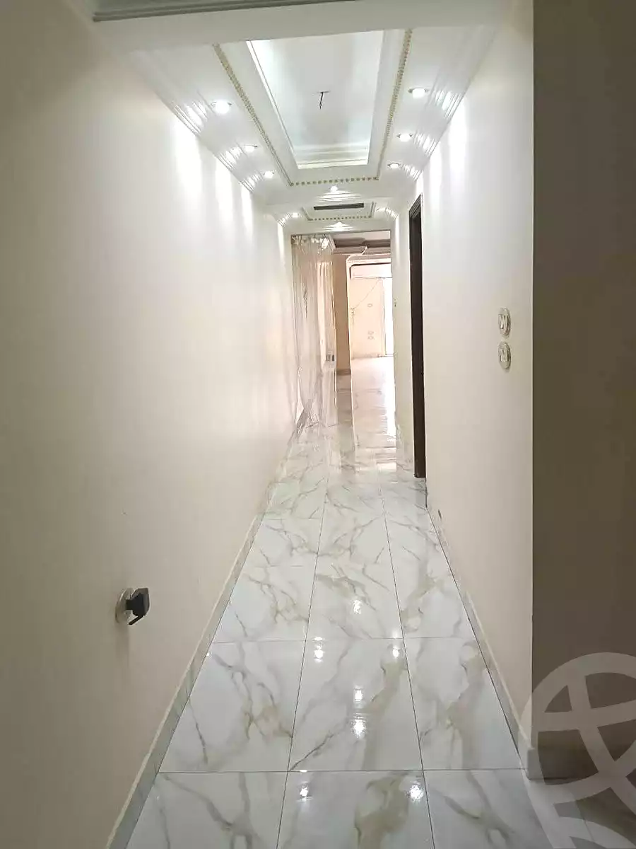 https://aqarmap.com.eg/ar/listing/7037184-for-sale-cairo-helwan-ahmed-enci-st