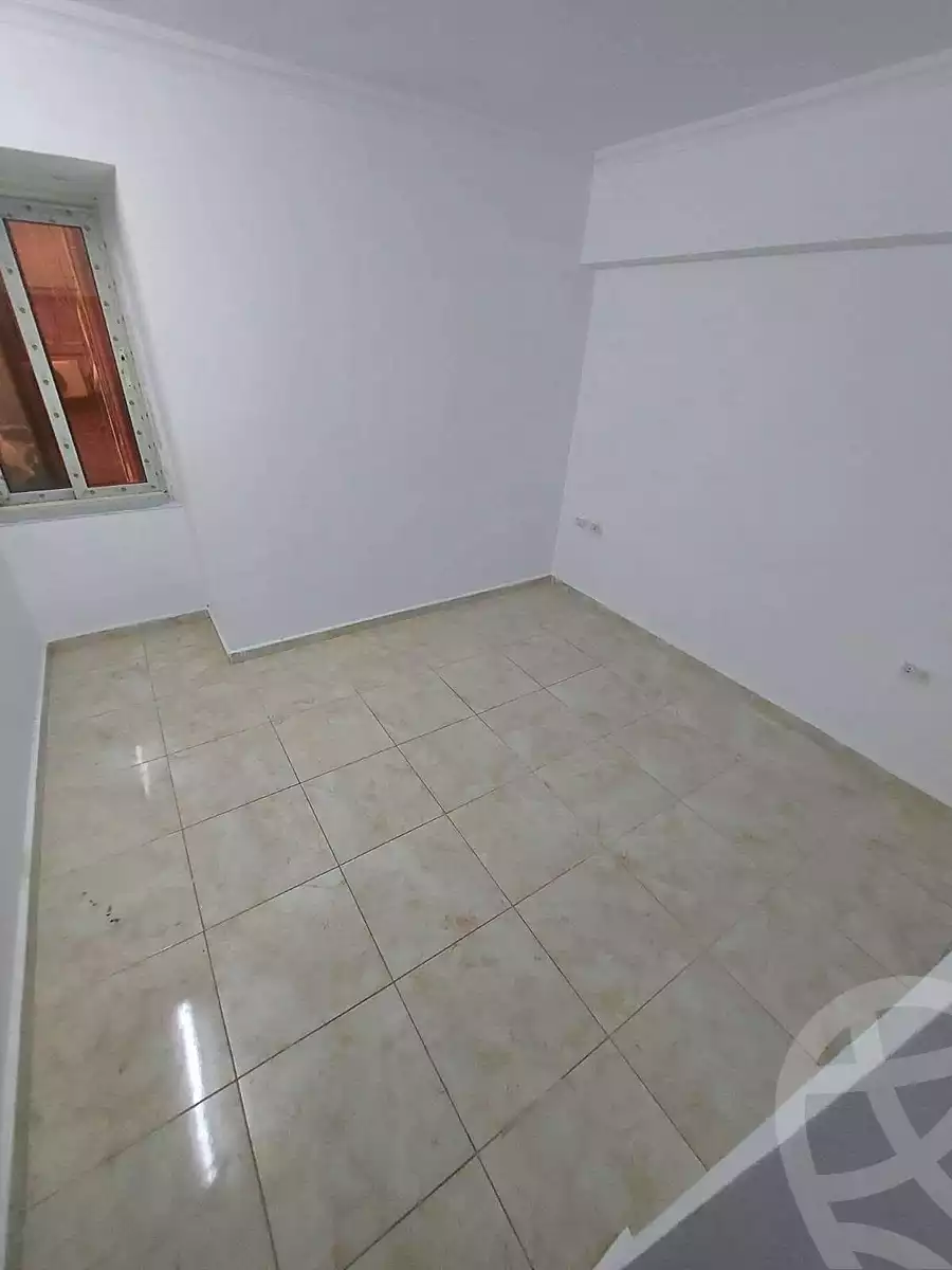 https://aqarmap.com.eg/ar/listing/7037858-for-sale-cairo-helwan-ahmed-enci-st