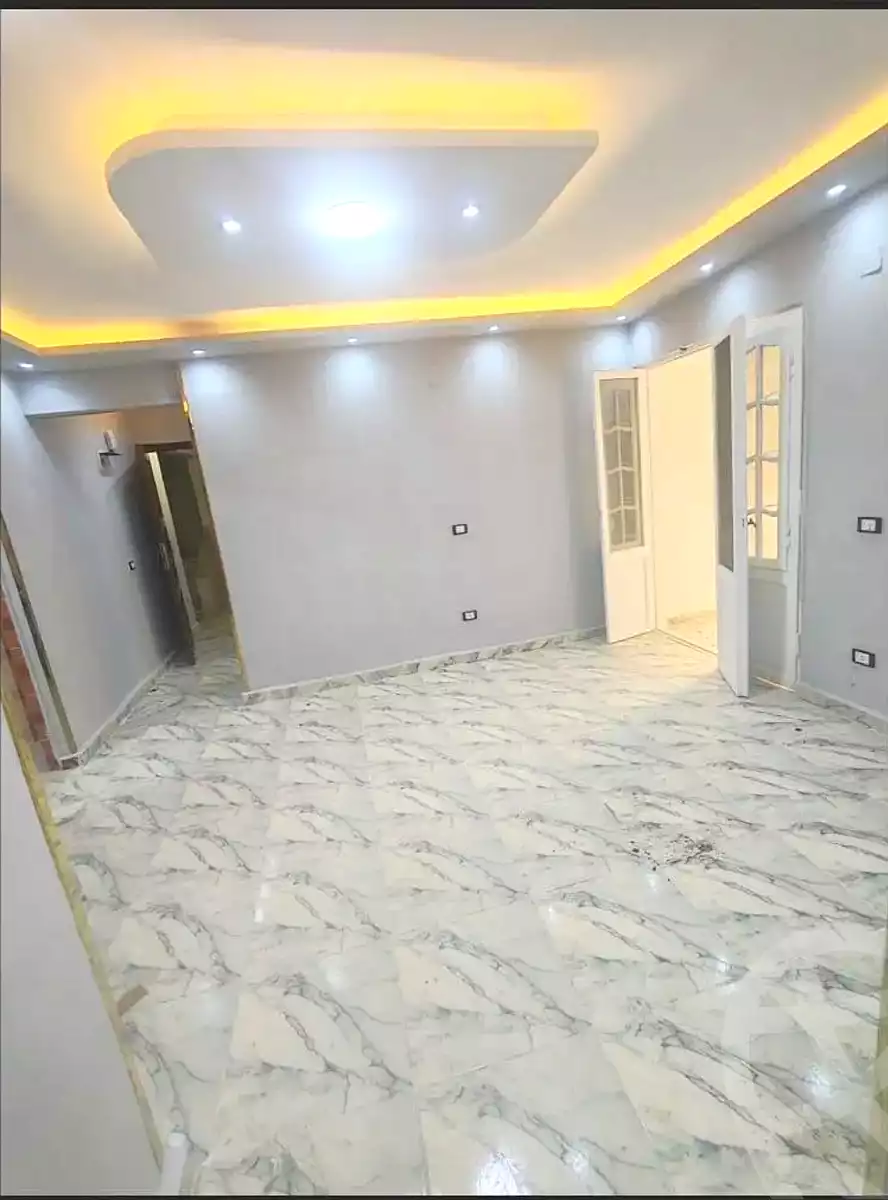 https://aqarmap.com.eg/en/listing/7038666-for-sale-alexandria-al-agamy-el-hanouvel-el-shaheed-ahmed-hamdy-st