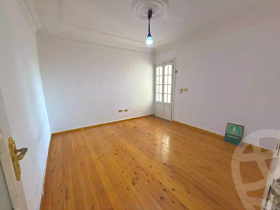 https://aqarmap.com.eg/ar/listing/7038908-for-sale-alexandria-ganaklis-shr-mrtdy-bsh