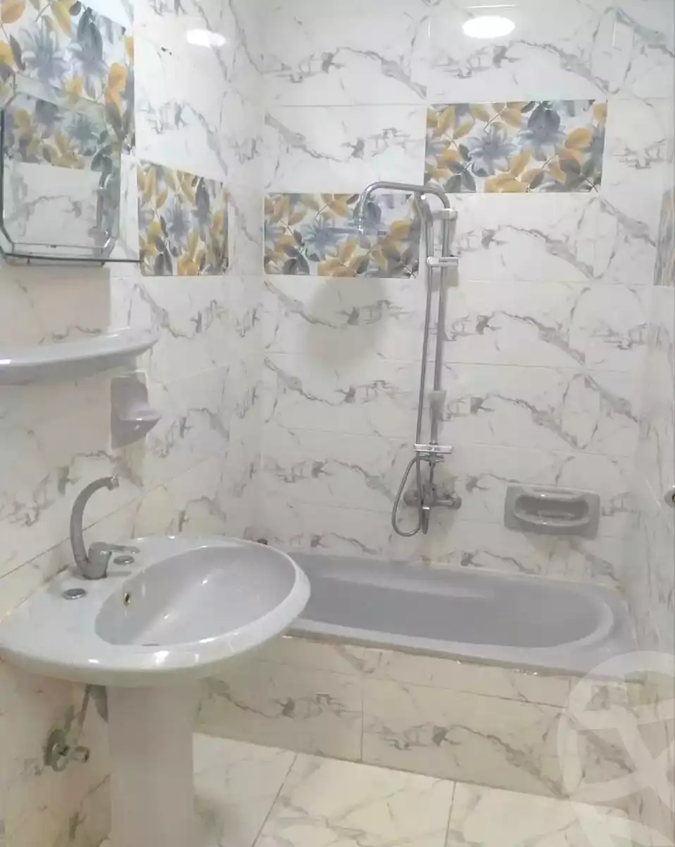 https://aqarmap.com.eg/ar/listing/7039005-for-sale-alexandria-al-agamy-bw-ywsf