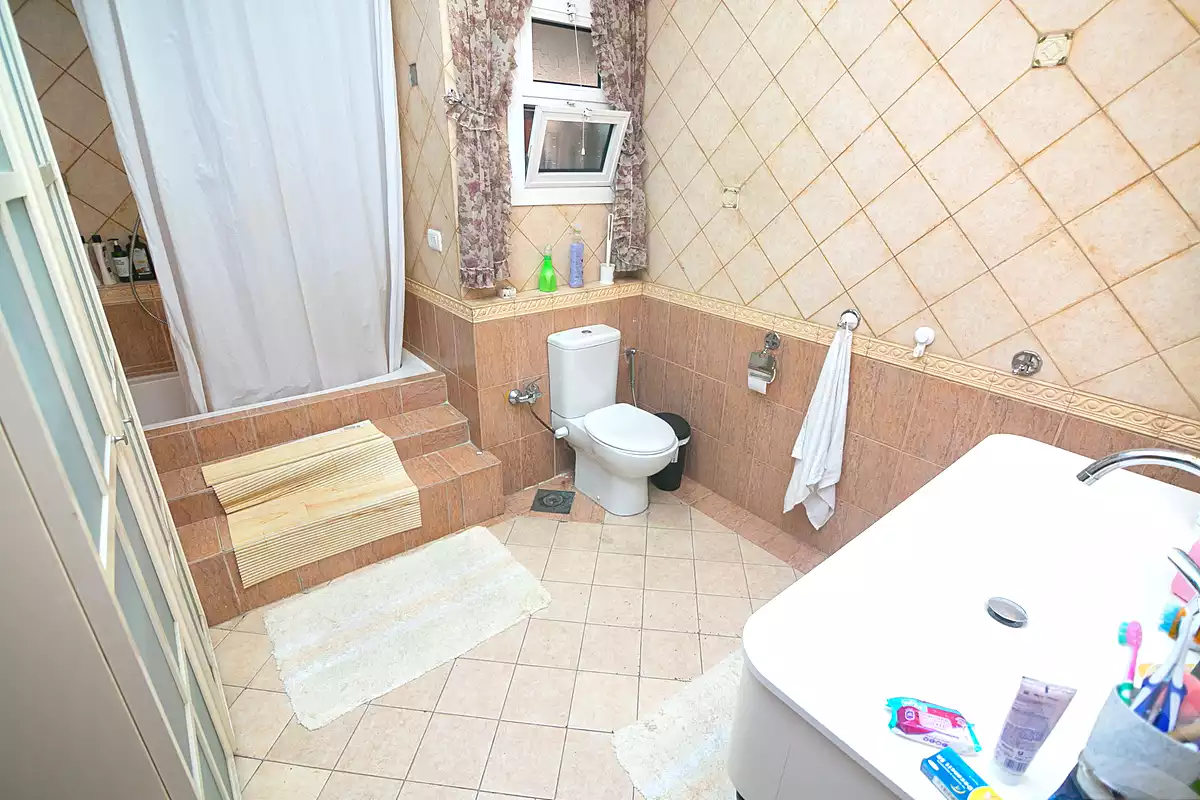 https://aqarmap.com.eg/ar/listing/7039096-for-sale-alexandria-smouha-hasan-allam-st
