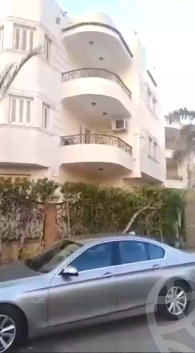 https://aqarmap.com.eg/ar/listing/7039417-for-sale-cairo-new-cairo-el-ahyaa-first-neighborhood-street-1