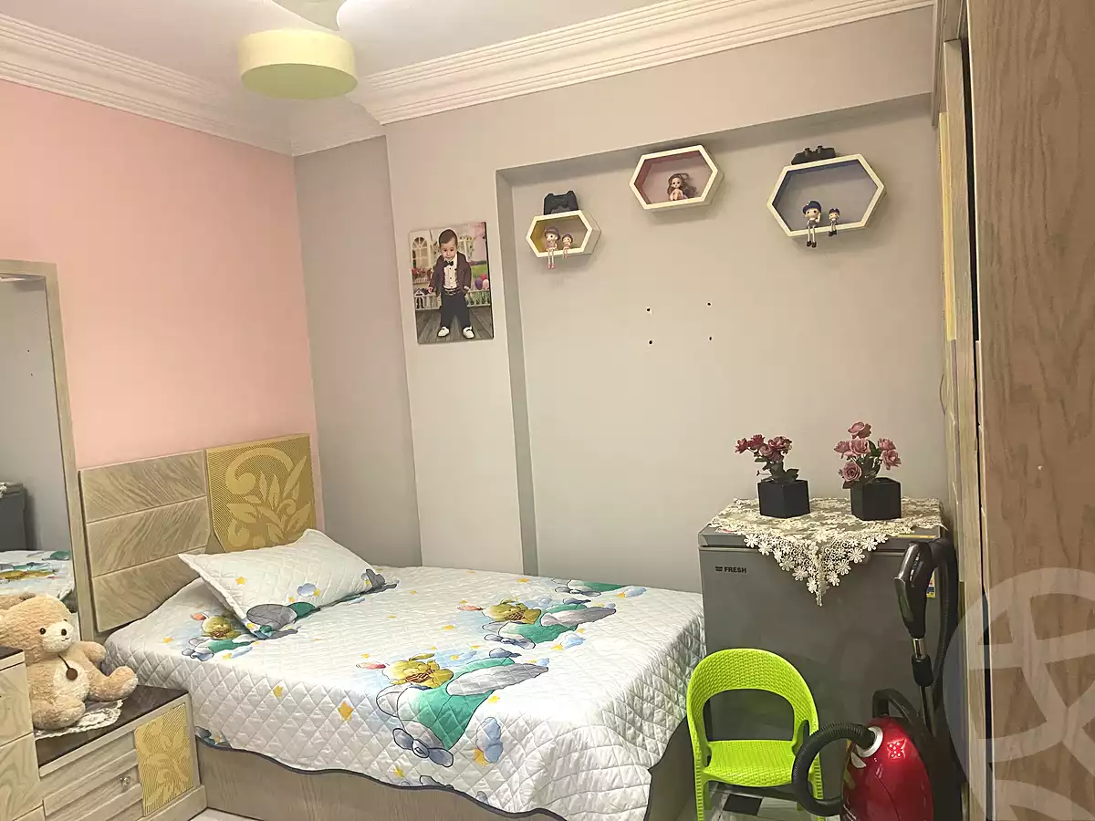 https://aqarmap.com.eg/ar/listing/7023634-for-sale-cairo-new-cairo-first-settlement-neighbourhood-8-mahmoud-riad-st