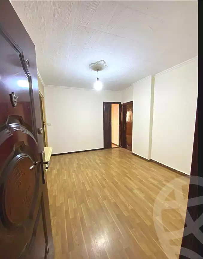 https://aqarmap.com.eg/ar/listing/7040201-for-sale-alexandria-moharram-bey-saleh-al-hedini-st