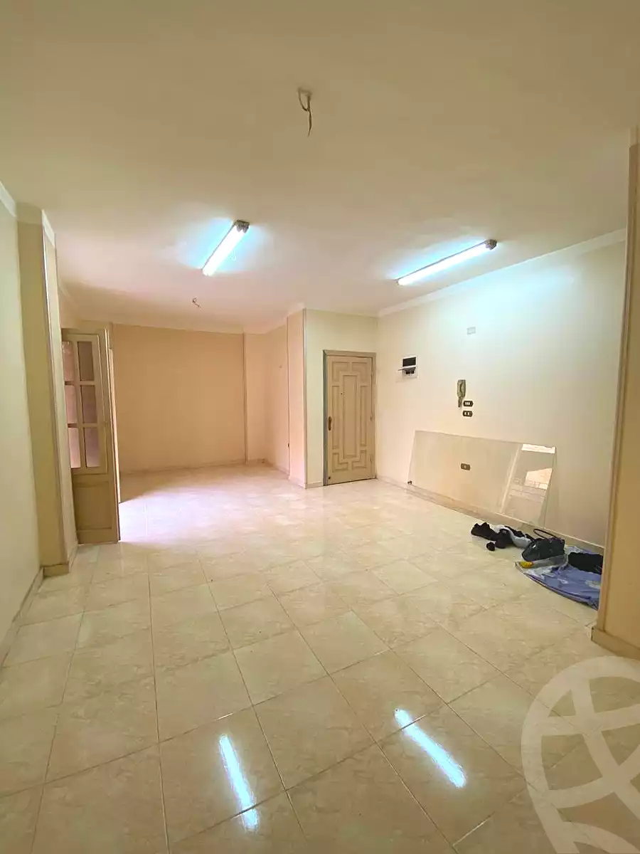 https://aqarmap.com.eg/en/listing/7040353-for-sale-qalyubia-banha-city-banha-city-farid-nada-st