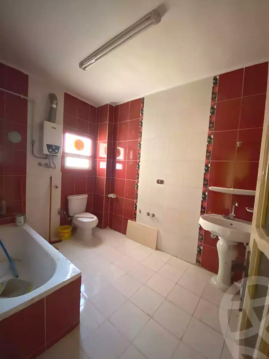 https://aqarmap.com.eg/en/listing/7040353-for-sale-qalyubia-banha-city-banha-city-farid-nada-st