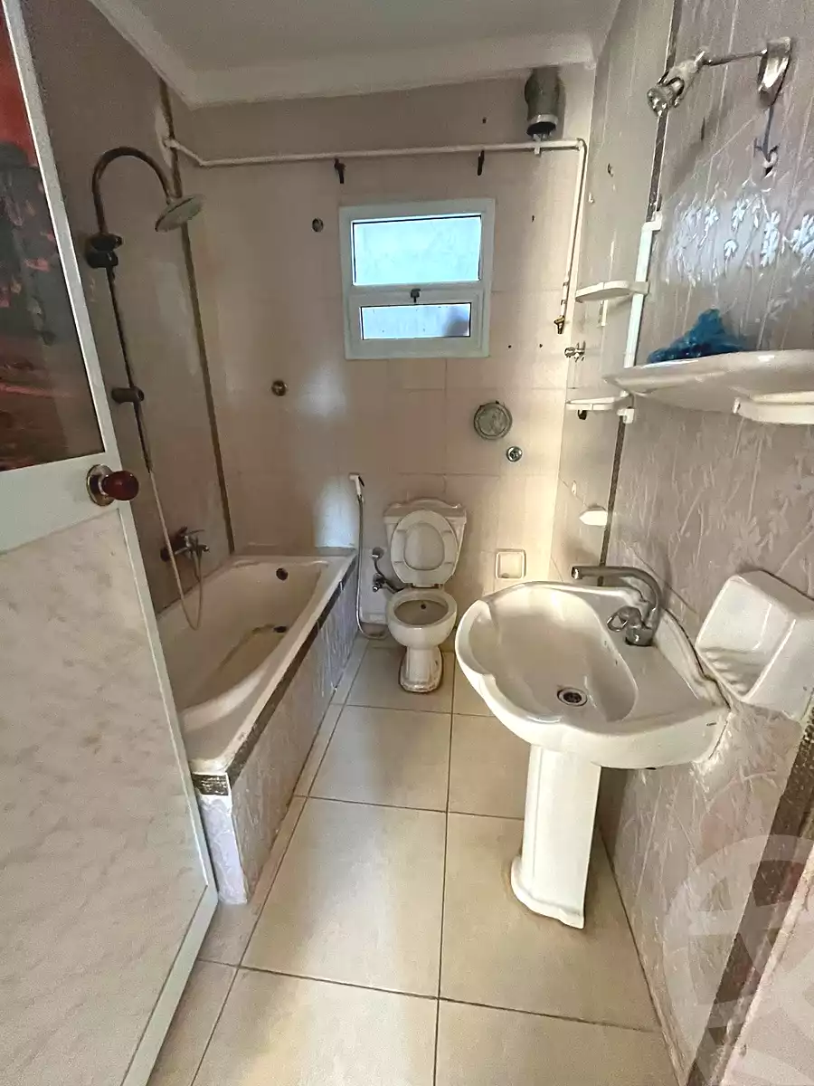 https://aqarmap.com.eg/en/listing/7040955-for-sale-alexandria-lsywf-el-falki