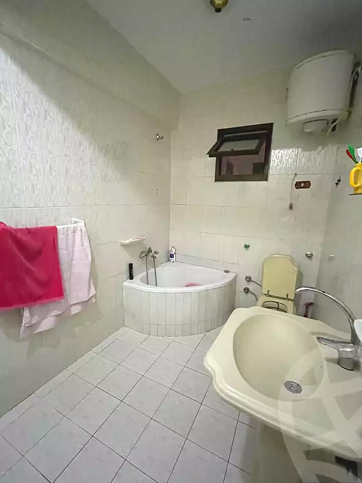 https://aqarmap.com.eg/en/listing/7041432-for-sale-alexandria-al-agamy-lbytsh-shahr-al-assal-st