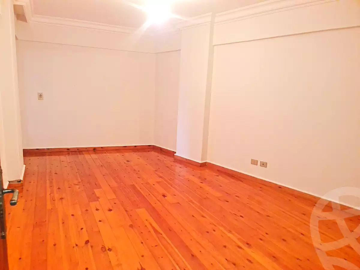 https://aqarmap.com.eg/ar/listing/7035425-for-sale-alexandria-smouha-compounds-in-smouha-fayrouzit-smouha