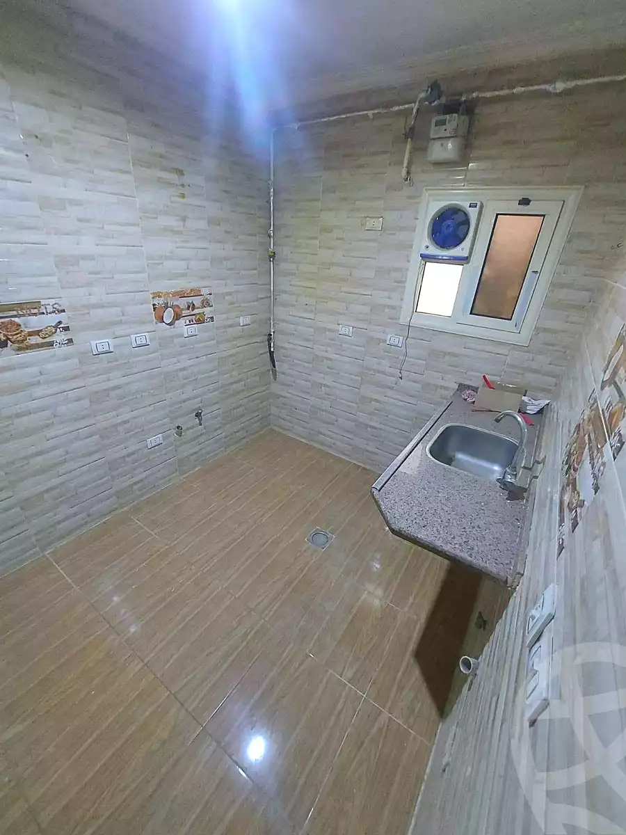 https://aqarmap.com.eg/ar/listing/7042109-for-sale-cairo-helwan-ahmed-enci-st