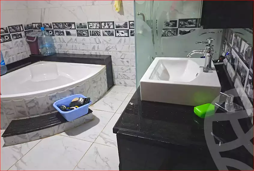 https://aqarmap.com.eg/ar/listing/7043359-for-sale-cairo-helwan-mahmoud-khater-st