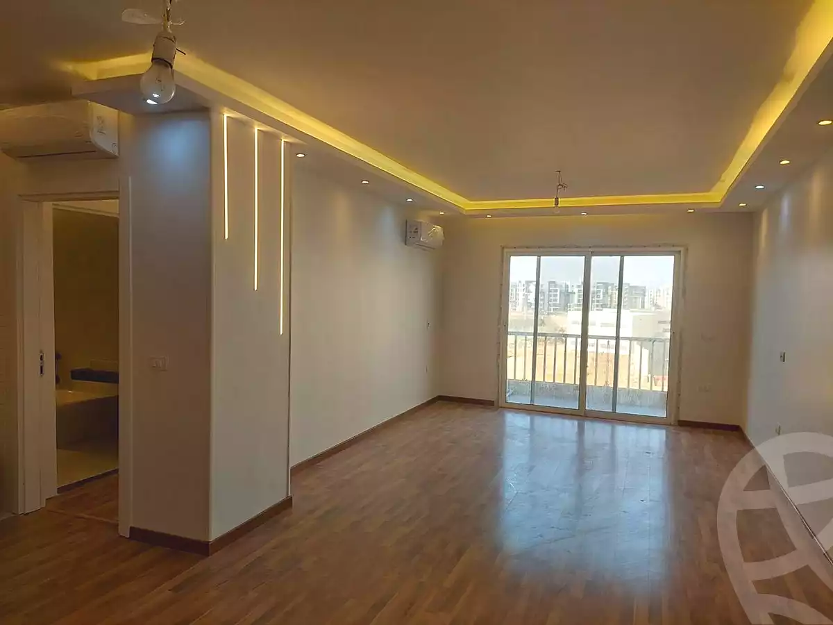 https://aqarmap.com.eg/en/listing/7043535-for-sale-cairo-new-cairo-compounds-hyde-park-centre-ville-hyde-park