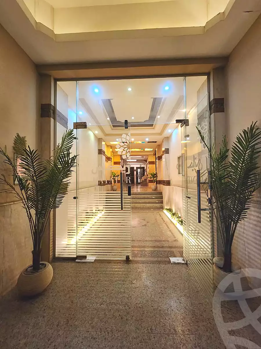 https://aqarmap.com.eg/ar/listing/7043619-for-sale-cairo-new-cairo-compounds-hayati-residence