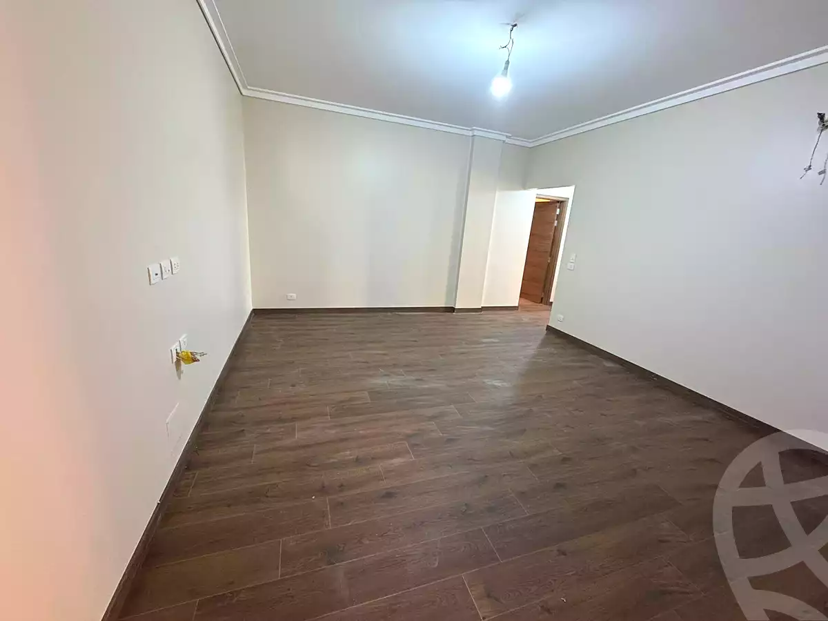 https://aqarmap.com.eg/ar/listing/7043975-for-rent-cairo-new-cairo-first-settlement-mhwr-mstfy-kml