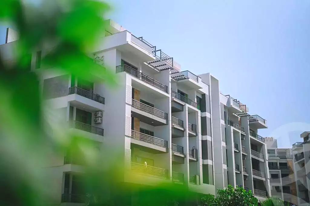 https://aqarmap.com.eg/en/listing/7045070-for-sale-cairo-new-cairo-compounds-dh-ykwn-ryzdns-styl-hwm