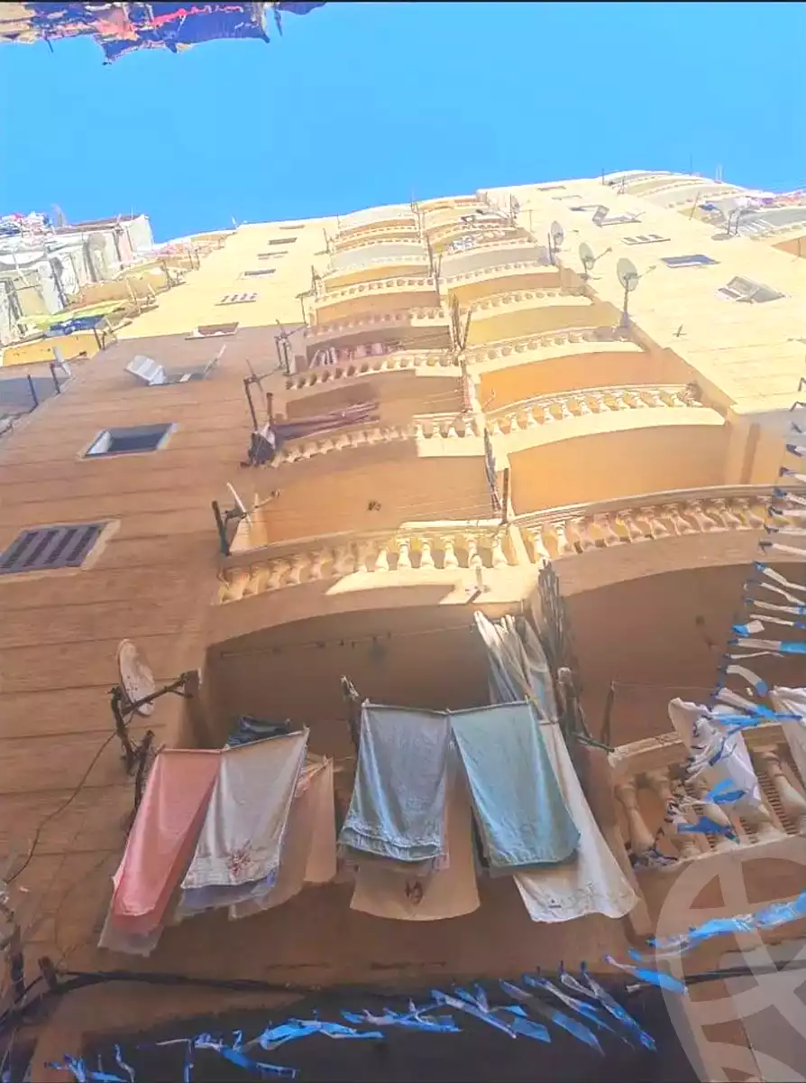 https://aqarmap.com.eg/en/listing/7046079-for-sale-alexandria-al-agamy-el-hanouvel-yathreb-st
