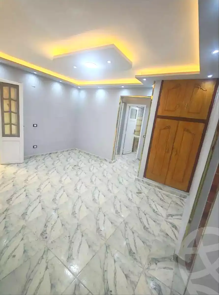 https://aqarmap.com.eg/ar/listing/7046407-for-sale-alexandria-al-agamy-el-hanouvel-el-shaheed-ahmed-hamdy-st