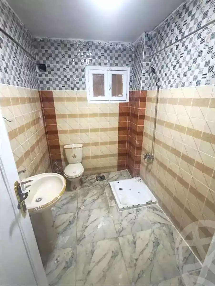 https://aqarmap.com.eg/ar/listing/7046407-for-sale-alexandria-al-agamy-el-hanouvel-el-shaheed-ahmed-hamdy-st