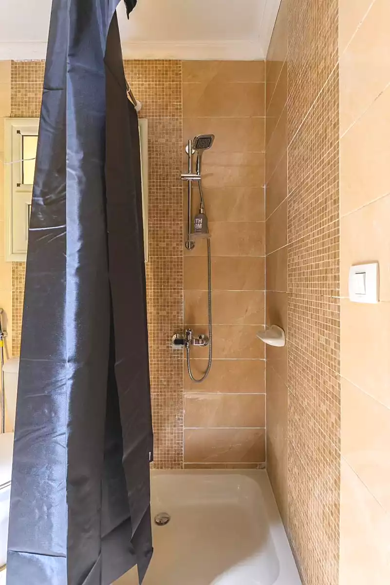https://aqarmap.com.eg/ar/listing/7047986-for-rent-cairo-new-cairo-compounds-dar-misr-el-koronfel