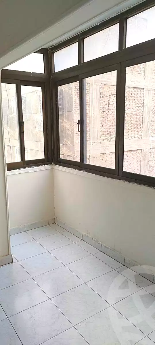 https://aqarmap.com.eg/ar/listing/7048421-for-rent-cairo-ain-shams-yn-shms-lgrby