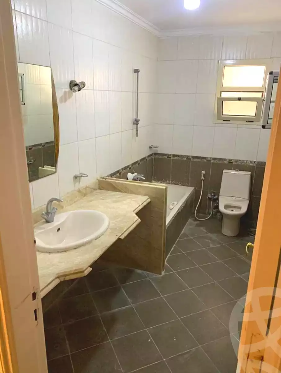 https://aqarmap.com.eg/en/listing/7048586-for-sale-alexandria-al-agamy-el-hanouvel