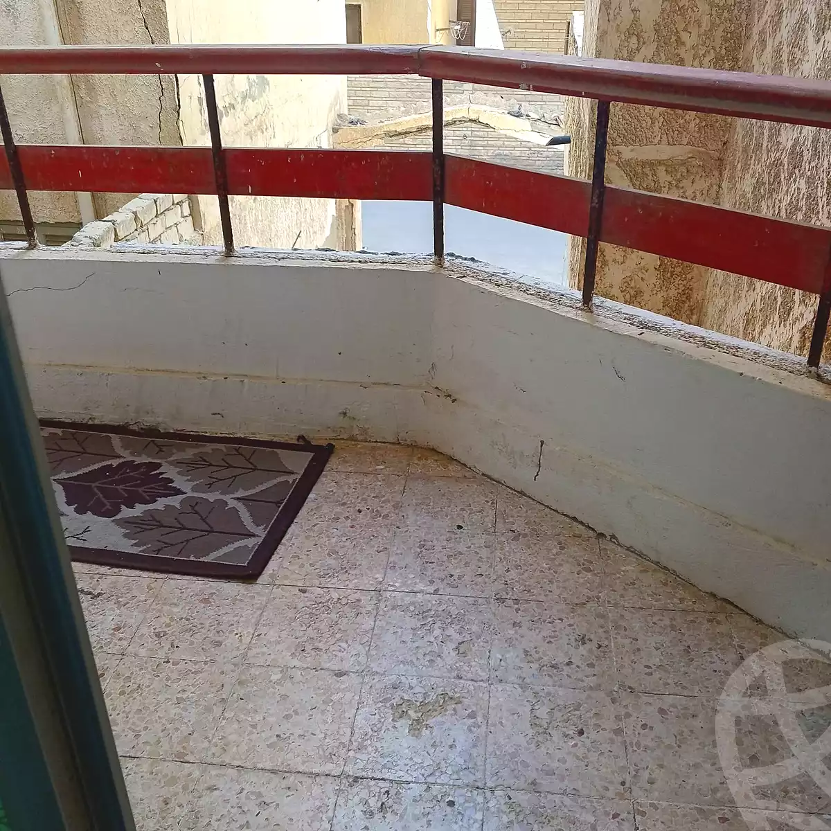 https://aqarmap.com.eg/en/listing/7048598-for-sale-alexandria-al-agamy-bw-ywsf-hosni-mubarak-st