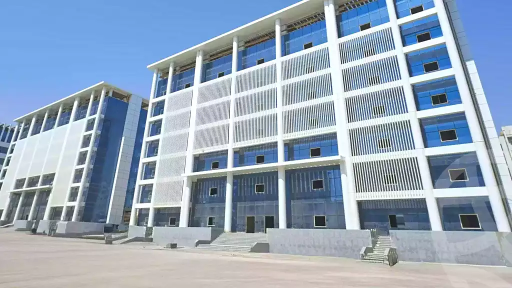 https://aqarmap.com.eg/ar/listing/7050035-for-sale-north-coast-new-alamein-mntj-t-l-lmyn-ljdyd-kmbwnd-mzryn