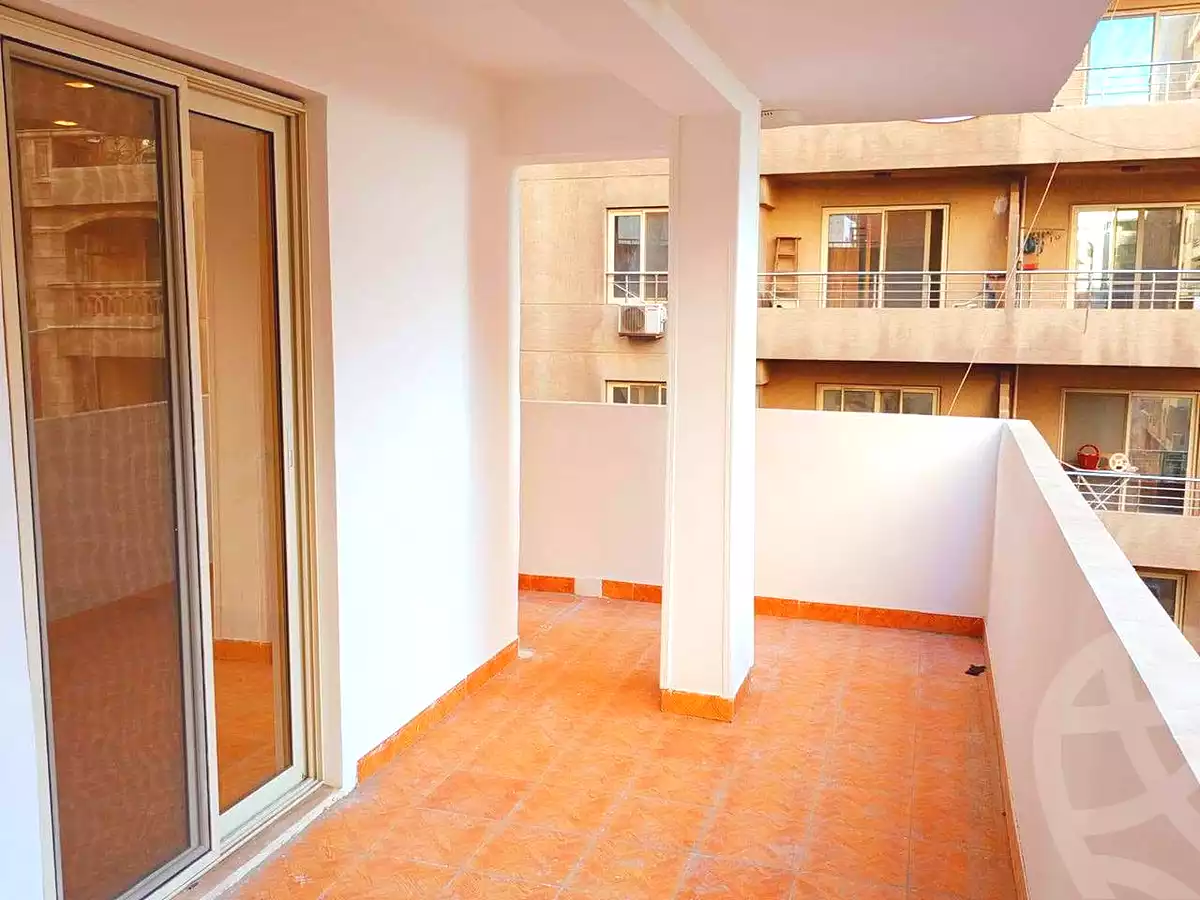 https://aqarmap.com.eg/ar/listing/7050301-for-rent-alexandria-el-asafra-sadiqat-al-ketab-al-moqadas-st