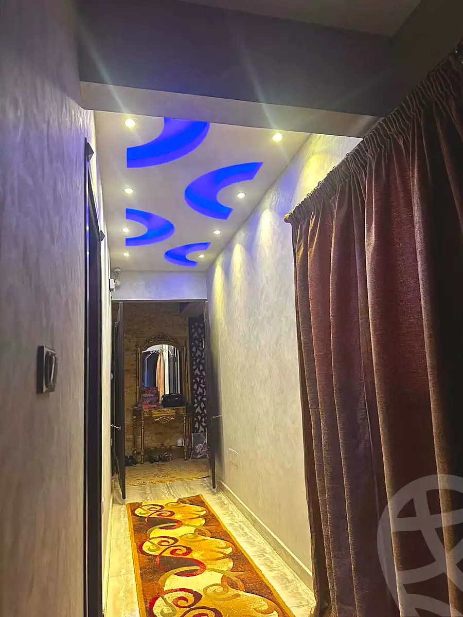 https://aqarmap.com.eg/ar/listing/7050486-for-sale-cairo-helwan-helwan-el-sharkeya-heidar-st