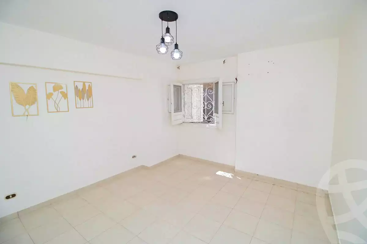 https://aqarmap.com.eg/ar/listing/7050947-for-sale-alexandria-camp-cesar-famous-st