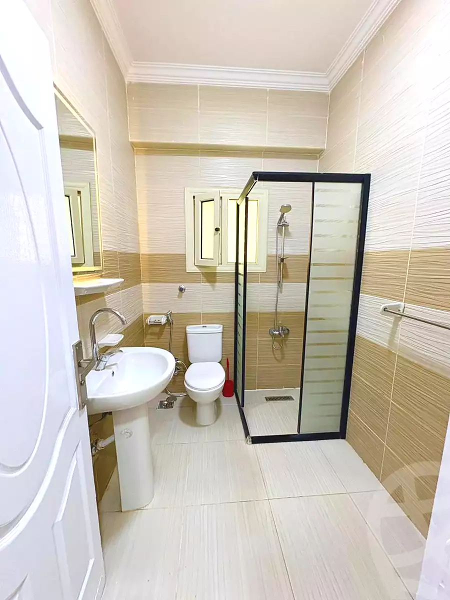 https://aqarmap.com.eg/ar/listing/6663137-for-rent-cairo-new-cairo-compounds-el-mostashareen-compound