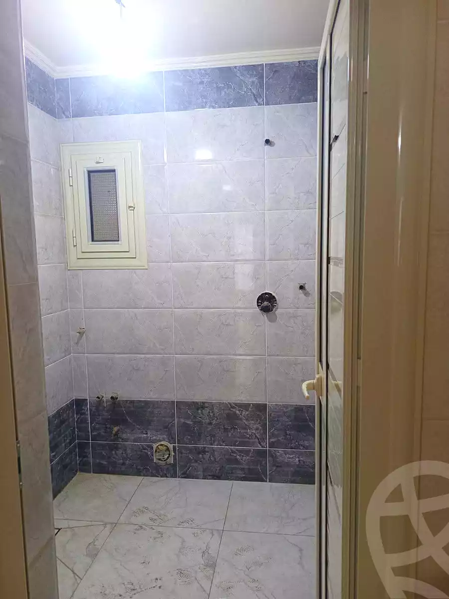 https://aqarmap.com.eg/en/listing/7053580-for-sale-alexandria-al-agamy-el-hanouvel