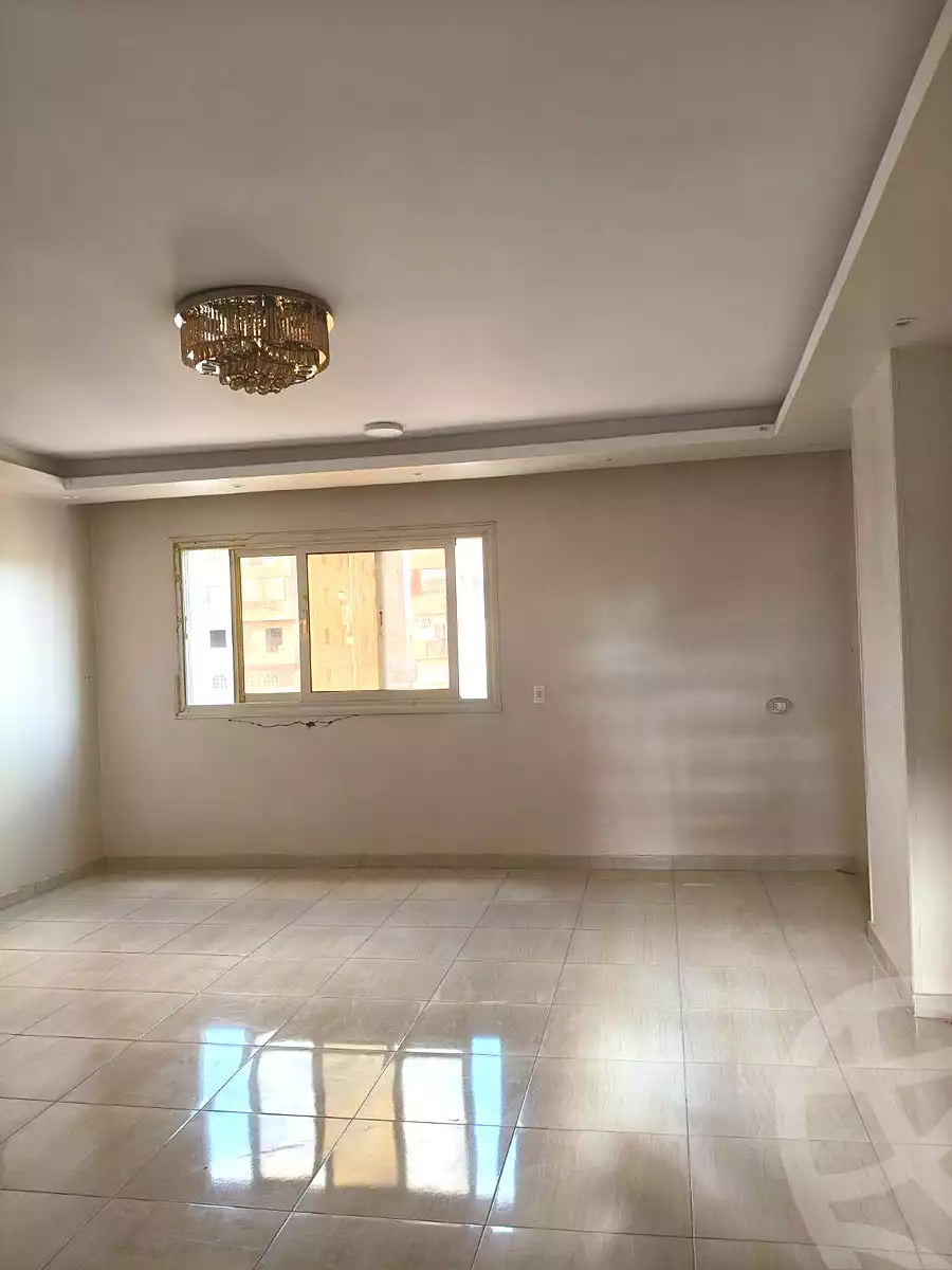 https://aqarmap.com.eg/ar/listing/7054221-for-sale-cairo-helwan-el-shareaa-el-sharby-st