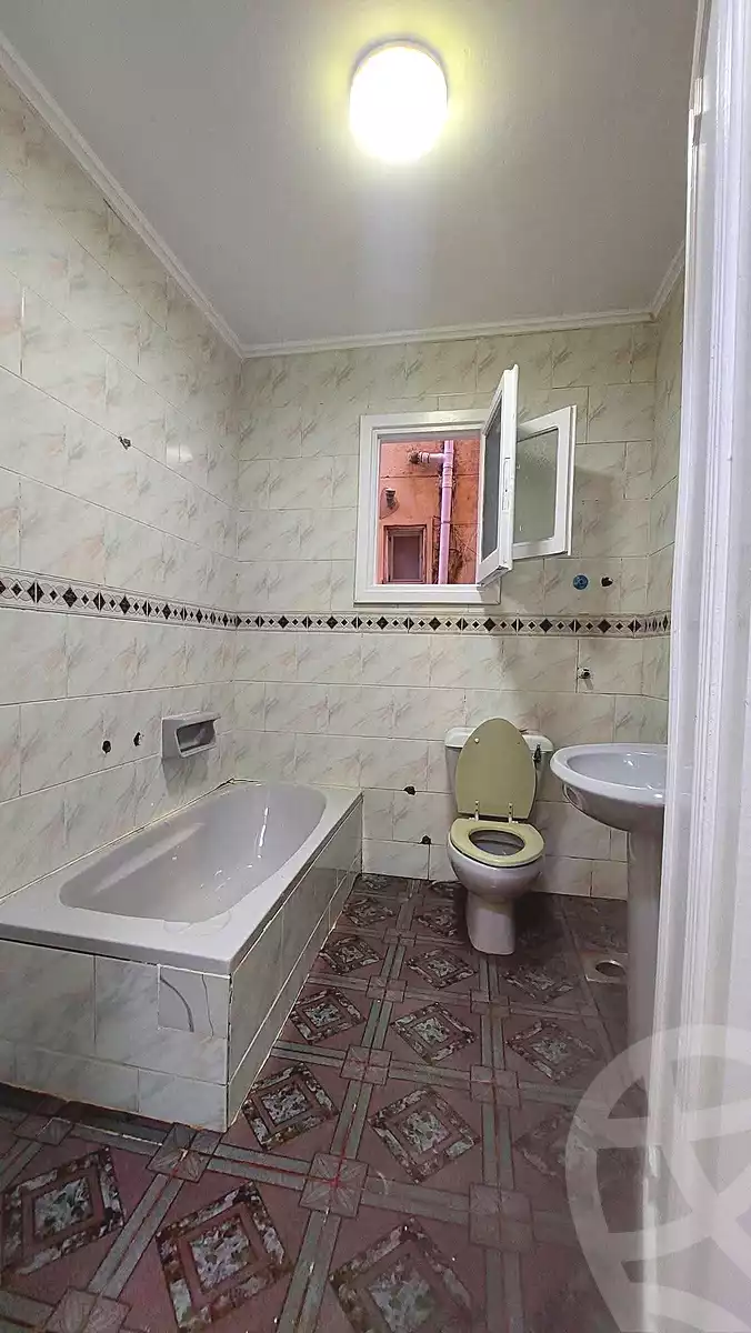 https://aqarmap.com.eg/en/listing/7054923-for-sale-alexandria-al-agamy