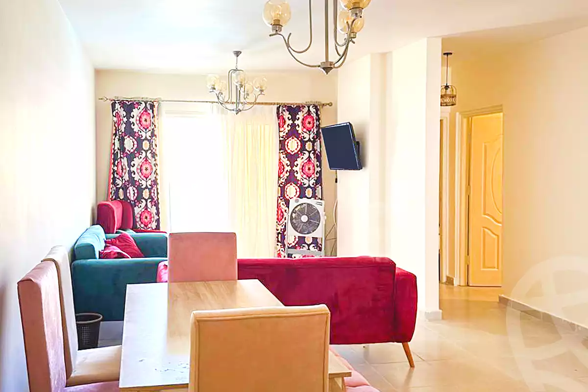 3 BR Chalet in Stella Heights, photo 4 of 12