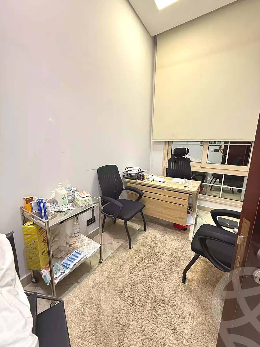 https://aqarmap.com.eg/ar/listing/7055868-for-rent-cairo-new-cairo-first-settlement-mhwr-mstfy-kml