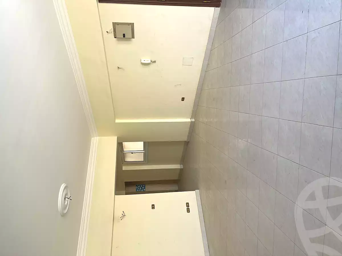 https://aqarmap.com.eg/ar/listing/7055909-for-sale-cairo-new-cairo-ganob-el-akadamiya-south-academy-b-taha-hussein-st