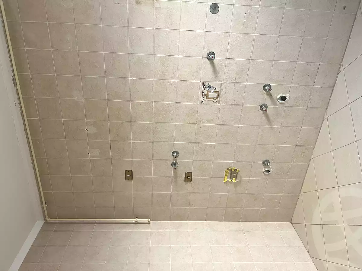 https://aqarmap.com.eg/ar/listing/7055909-for-sale-cairo-new-cairo-ganob-el-akadamiya-south-academy-b-taha-hussein-st