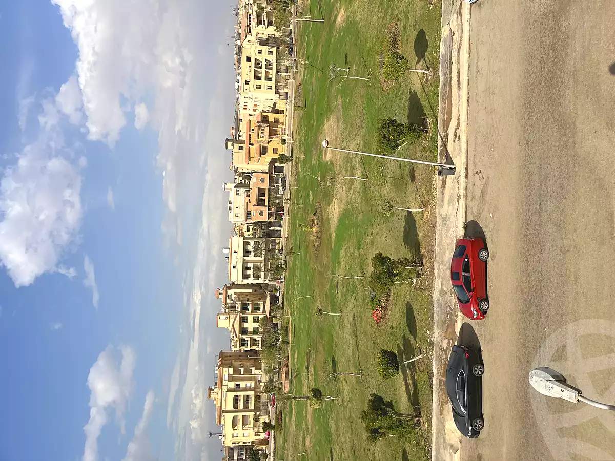 https://aqarmap.com.eg/ar/listing/7055909-for-sale-cairo-new-cairo-ganob-el-akadamiya-south-academy-b-taha-hussein-st