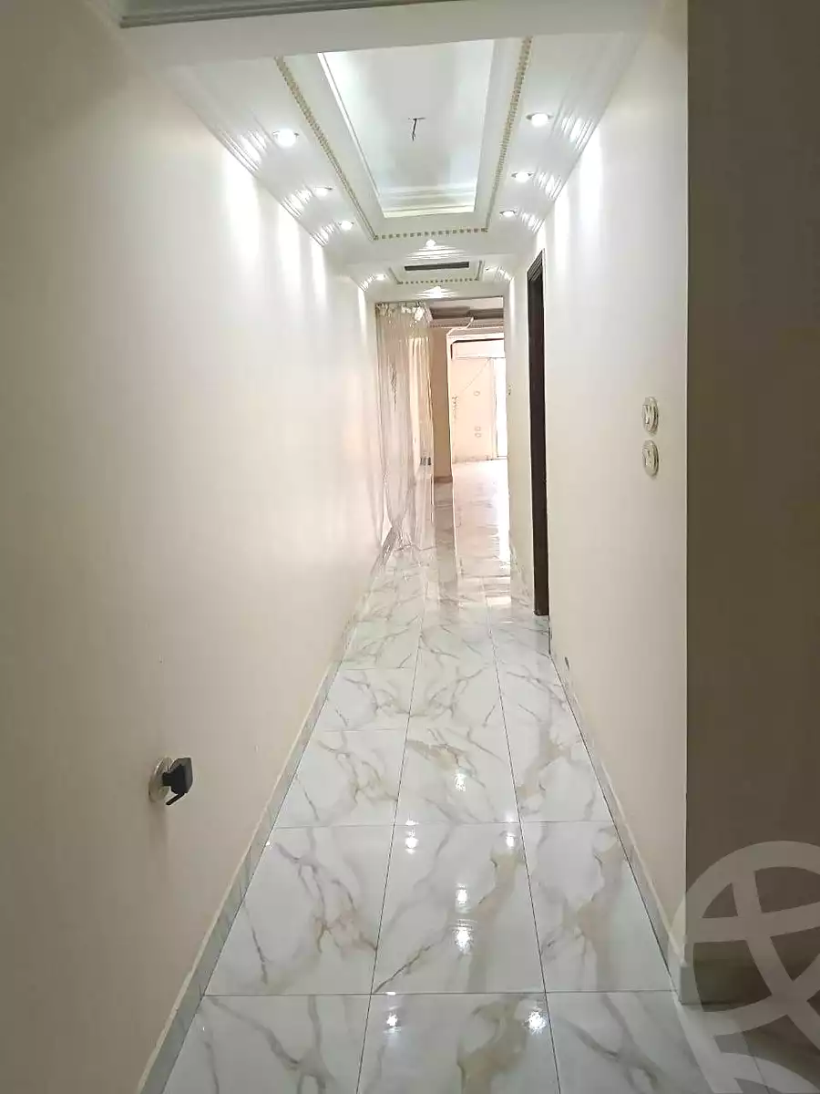 https://aqarmap.com.eg/ar/listing/7055999-for-sale-cairo-helwan-ahmed-enci-st