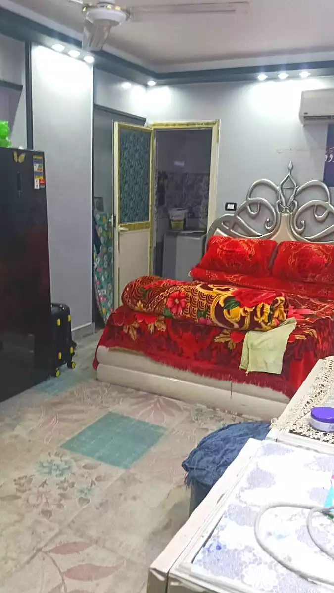 https://aqarmap.com.eg/ar/listing/7056187-for-sale-cairo-helwan-ahmed-enci-st
